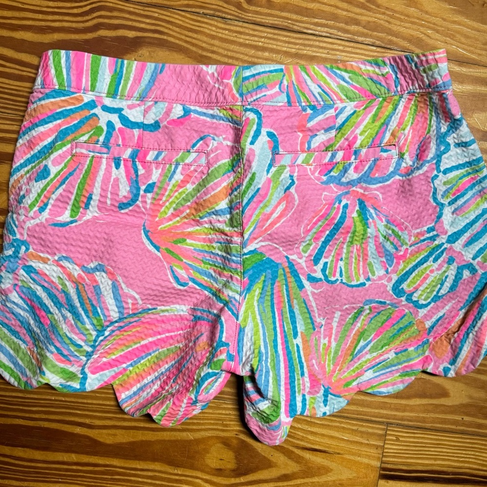 Lilly Pulitzer shorts. Size 8